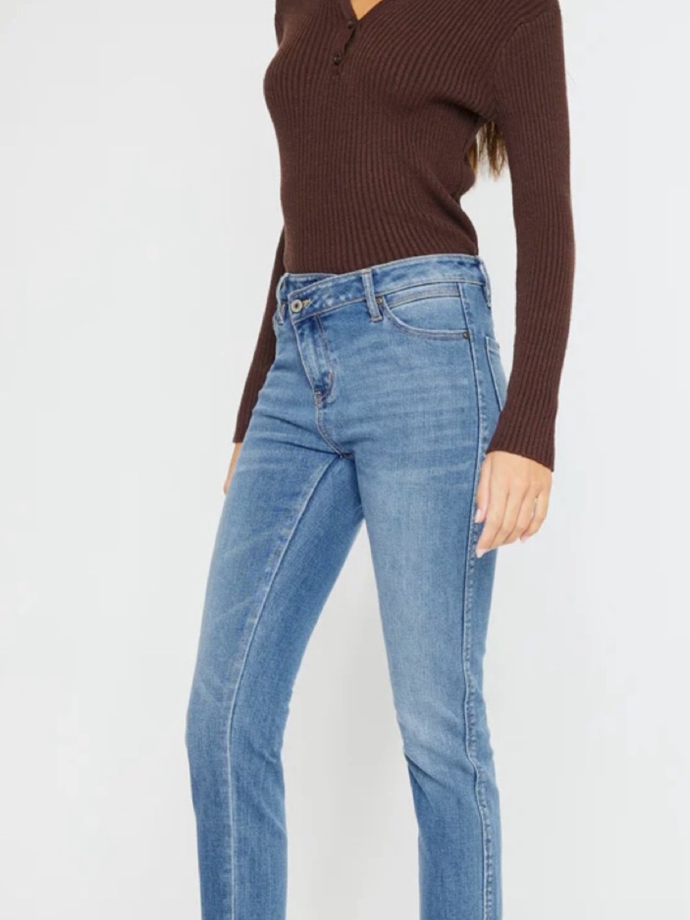 KanCan “Nava” Straight Leg Jeans